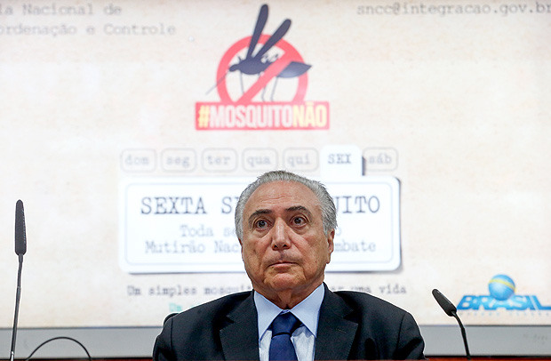 BRASILIA, DF, BRASIL, 02-12-2016, 10h00: O presidente Michel Temer participa de videoconferência do Dia Nacional de Combate ao Mosquito Transmissor da Dengue, Zika e Chikungunya no centro de controle do CENAD (Centro Nacional de Gerenciamento de Riscos e Desastres). (Foto: Pedro Ladeira/Folhapress, PODER)