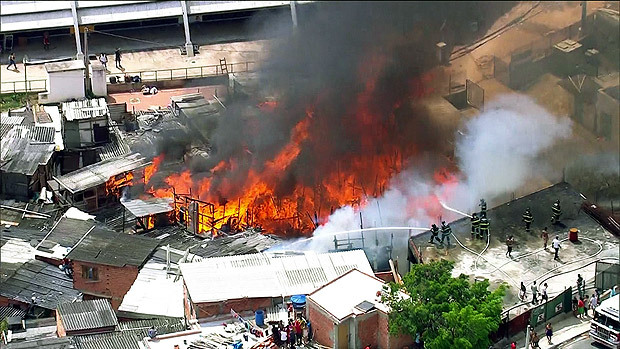 Resultado de imagem para Novo incêndio em Paraisópolis atinge pelo menos 20 moradias