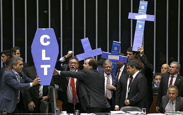 Resultado de imagem para Negada liminar contra sessão que aprovou reforma trabalhista na Câmara