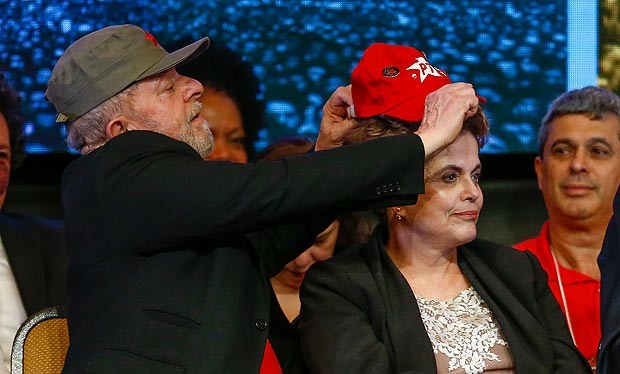 BRASILIA, DF, BRASIL, 01-06-2017, 21h00: Sessão de abertura do 6ø Congresso Nacional do PT, com a participação do ex-presidente Lula e da ex-presidente Dilma, ao lado do presidente do PT Rui Falcão, do governador de MG Fernando Pimentel, dentre outros, no centro de eventos Brasil 21, em Brasília. (Foto: Pedro Ladeira/Folhapress, PODER)