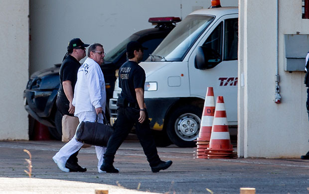 BRASILIA, DF, BRASIL, 08-09-2017, 12h00: Geddel Vieira Lima chega preso ao hangar da PF em Brasília, apos ser preso em Salvador. (Foto: Pedro Ladeira/Folhapress, PODER)