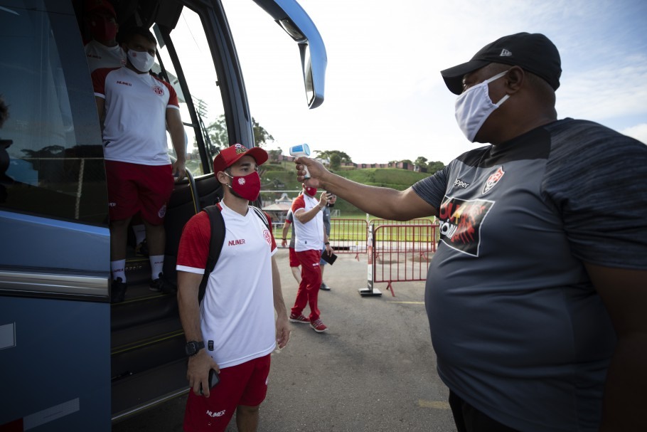 Preparativos no Estádio Barradão para o retorno da Copa do Nordeste