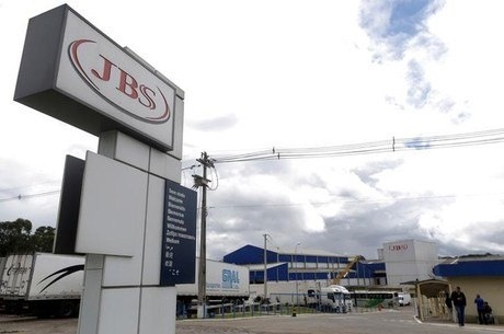 Resultado de imagem para Controladora da JBS fecha acordo de leniência com multa de R$ 10,3 bilhões