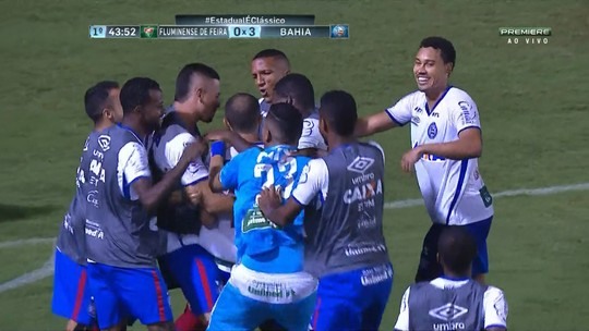 Resultado de imagem para Fora de casa, Bahia faz 3 a 0 no Flu de Feira e amplia vantagem por vaga na final