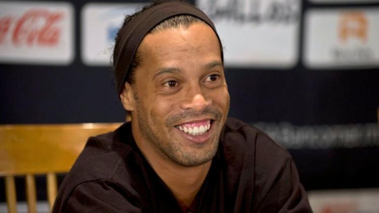 TJ-RS determinou a apreensÃ£o dos passaportes de Ronaldinho GaÃºcho e do irmÃ£o dele - Foto: Ronaldo Schemidt l AFP