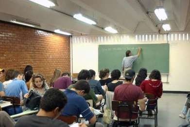 Resultado de imagem para Censo revelou que tamanho do Ensino Superior está se equiparando ao do Ensino Médio