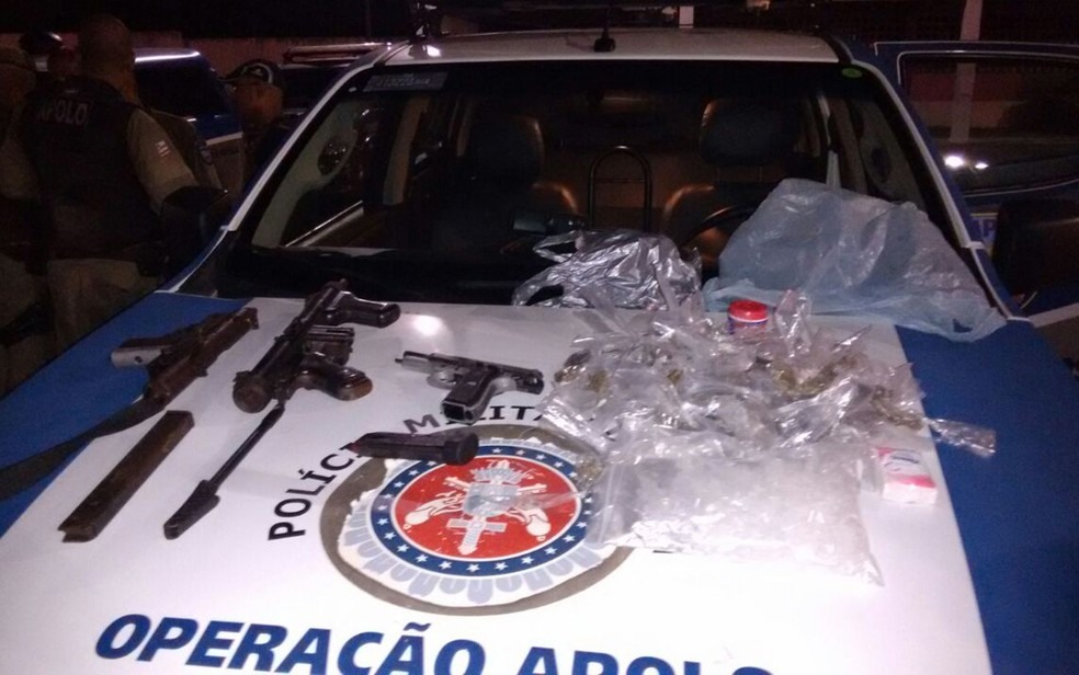 Armas foram encontrada com grupo de suspeitos; três deles foram mortos (Foto: Divulgação/ SSP)