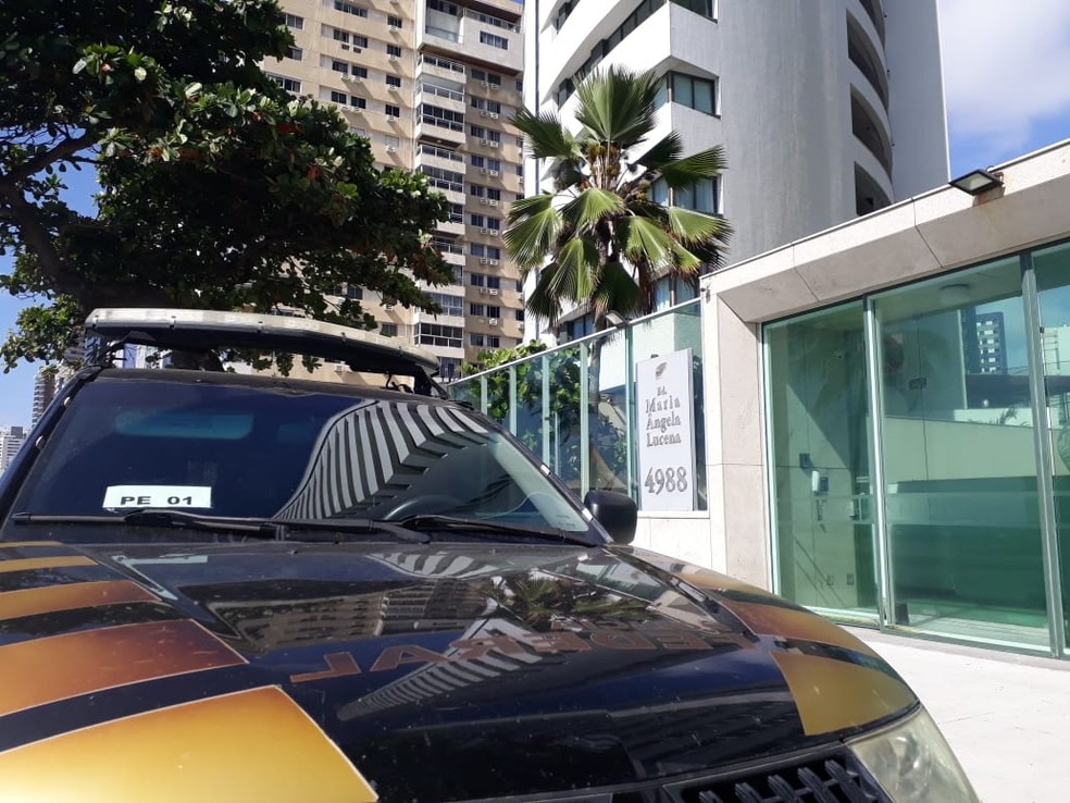 Equipe da PolÃ­cia Federal esteve em prÃ©dio na Avenida Boa Viagem, na Zona Sul do Recife, nesta sexta-feira (19), dentro da OperaÃ§Ã£o Abismo â?? Foto: Clarissa GÃ³es/TV Globo