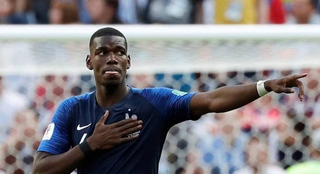 Pogba comemora o segundo gol da FranÃ§a contra a AustrÃ¡lia pelo Grupo C