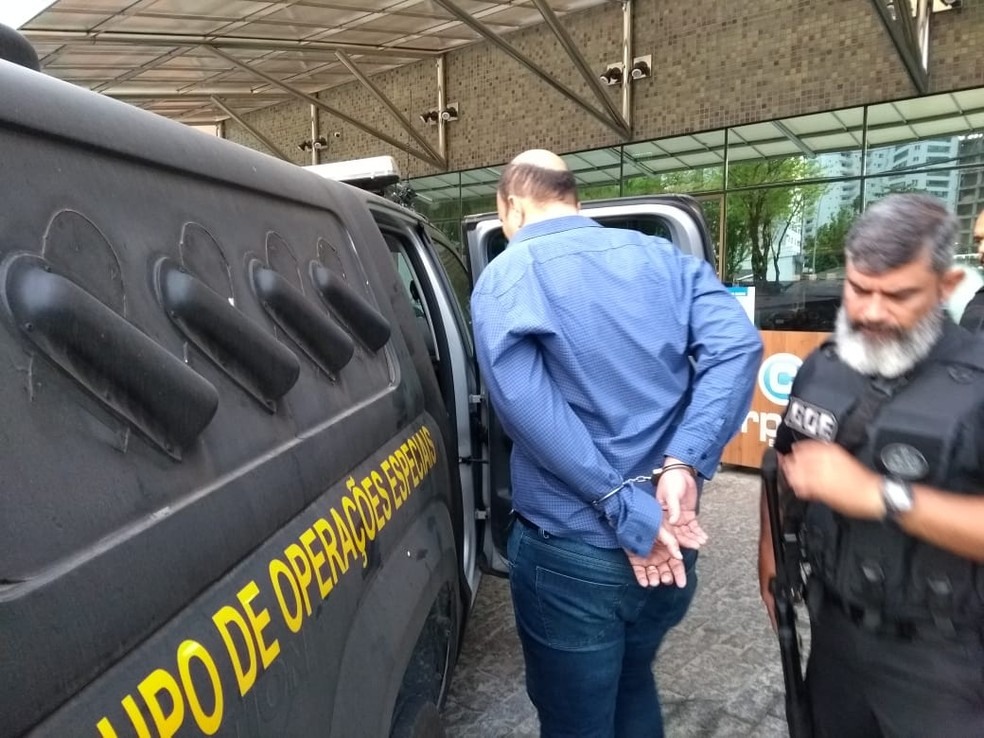 Homem Ã© preso em operaÃ§Ã£o da PolÃ­cia Civil de Pernambuco de combate Ã  sonegaÃ§Ã£o fiscal, nesta quarta-feira (5) â?? Foto: Paulo Abreu/PolÃ­cia Civil