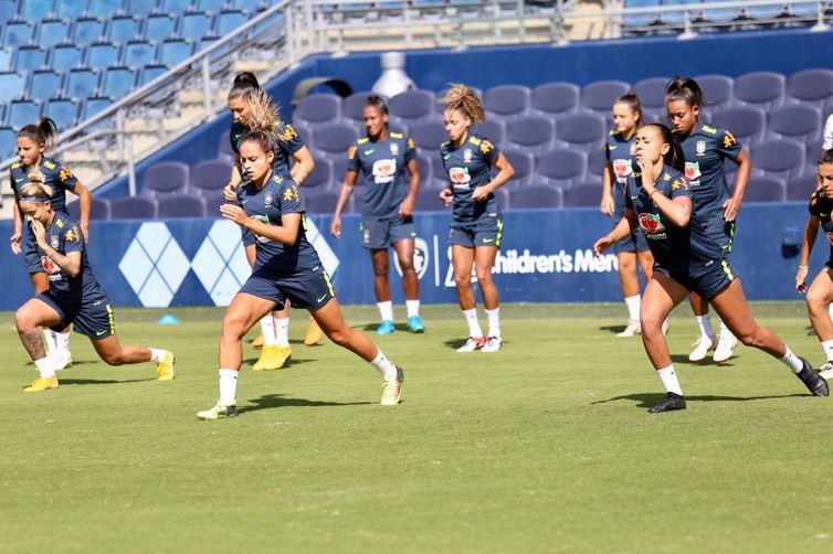 Nessa quarta-feira (25), as jogadoras reconheceram o gramado do Children&#039;s Mercy Park