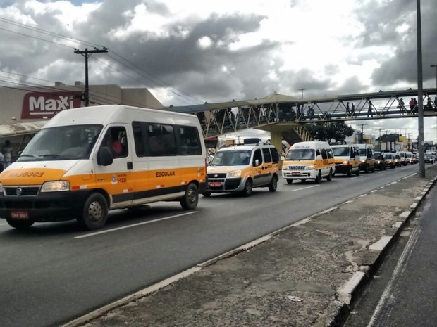 Protesto ocupa faixa da via na manhã desta quinta-feira (Foto: Divulgação/ Settop)