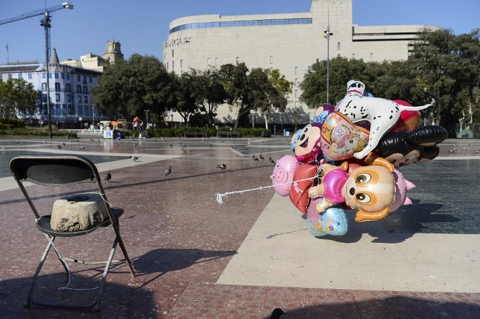 Praça Catalunha, local de onde partiu van que atropelou pedestres na Rambla, em Barcelona (Foto: France Presse)