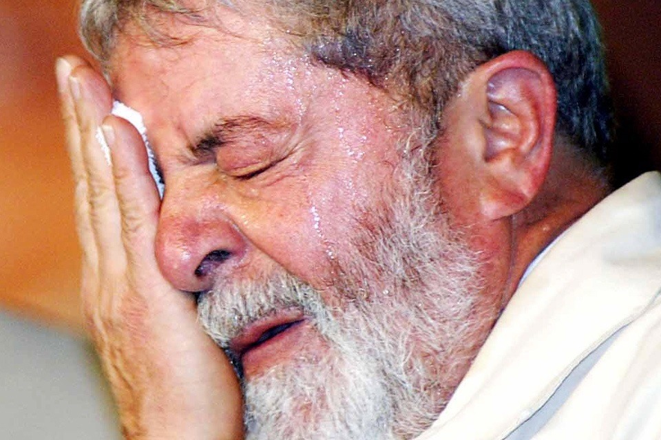 Resultado de imagem para fotos de lula triste