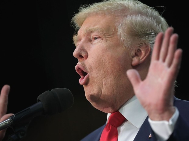 Donald Trump durante comício em Greeley, Colorado, no domingo (30) (Foto: Chip Somodevilla/Getty Images/AFP )