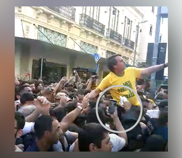 Resultado de imagem para fotos de bolsonaro esfaqueado na multidÃ£o