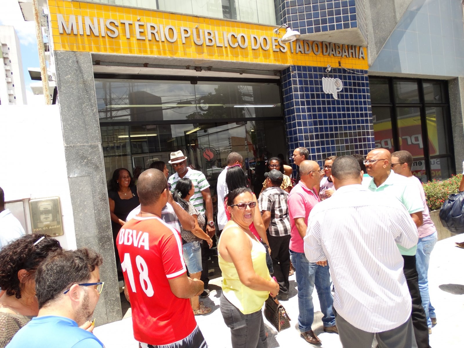 Candidatos a vereador que não se elegeram 'pedem 2º turno' ou revisão do processo eleitoral