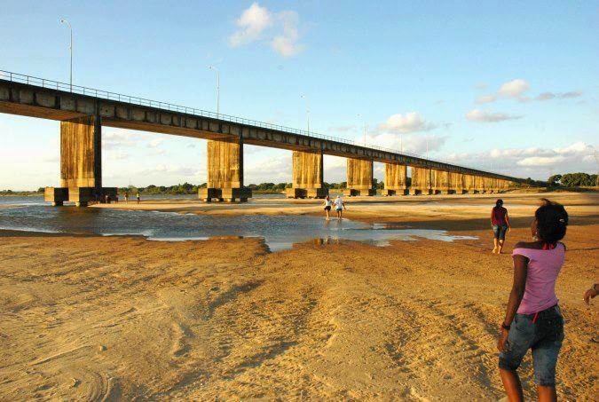 Resultado de imagem para fotos do rio sao francisco degradado na bahia