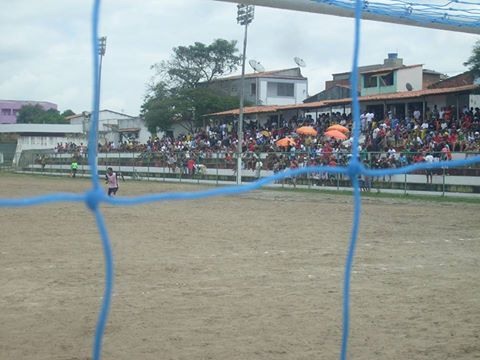 Resultado de imagem para futebol no campo Beira Riacho, que fica em Feira de Santan