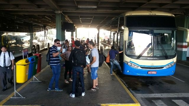 Acorda Cidade | Dilton Coutinho | Passageiros aguardam ônibus  intermunicipais na Estação Rodoviária