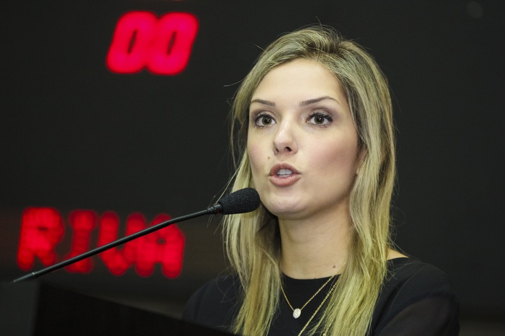 Janaína Riva disse ter ficado estarrecida com a divulgação da imagem dela (Foto: Marcos Lopes / ALMT)