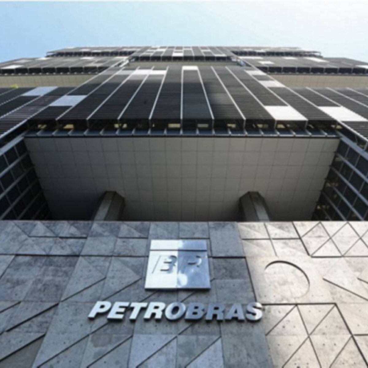 Resultado de imagem para Petrobras Ã© derrotada no TST na maior aÃ§Ã£o trabalhista de sua histÃ³ria