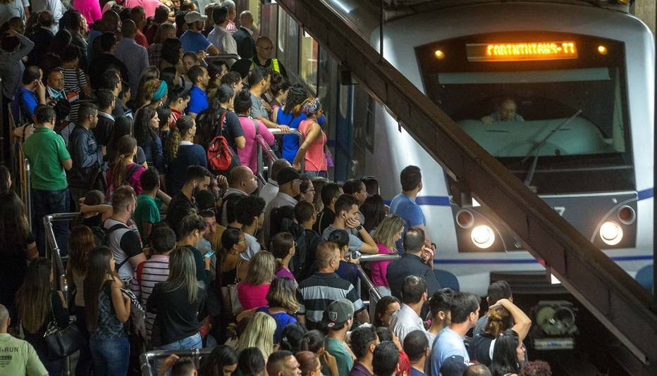 Resultado de imagem para Estado de SP obtém liminar para garantir transporte público no dia 28