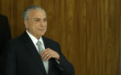 Resultado de imagem para Temer cobra ministros para tentar derrubar denúncia e aprovar reformas