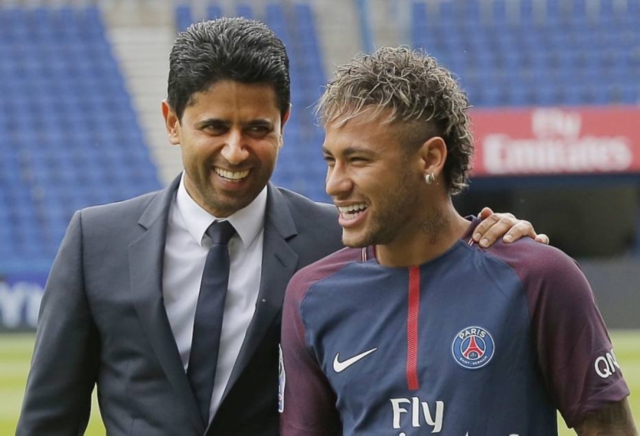 Nasser Al-Khelaifi, presidente do PSG, com Neymar