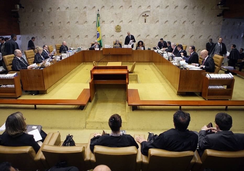 Resultado de imagem para Fim do foro ameaÃ§a 12 senadores e 36 deputados