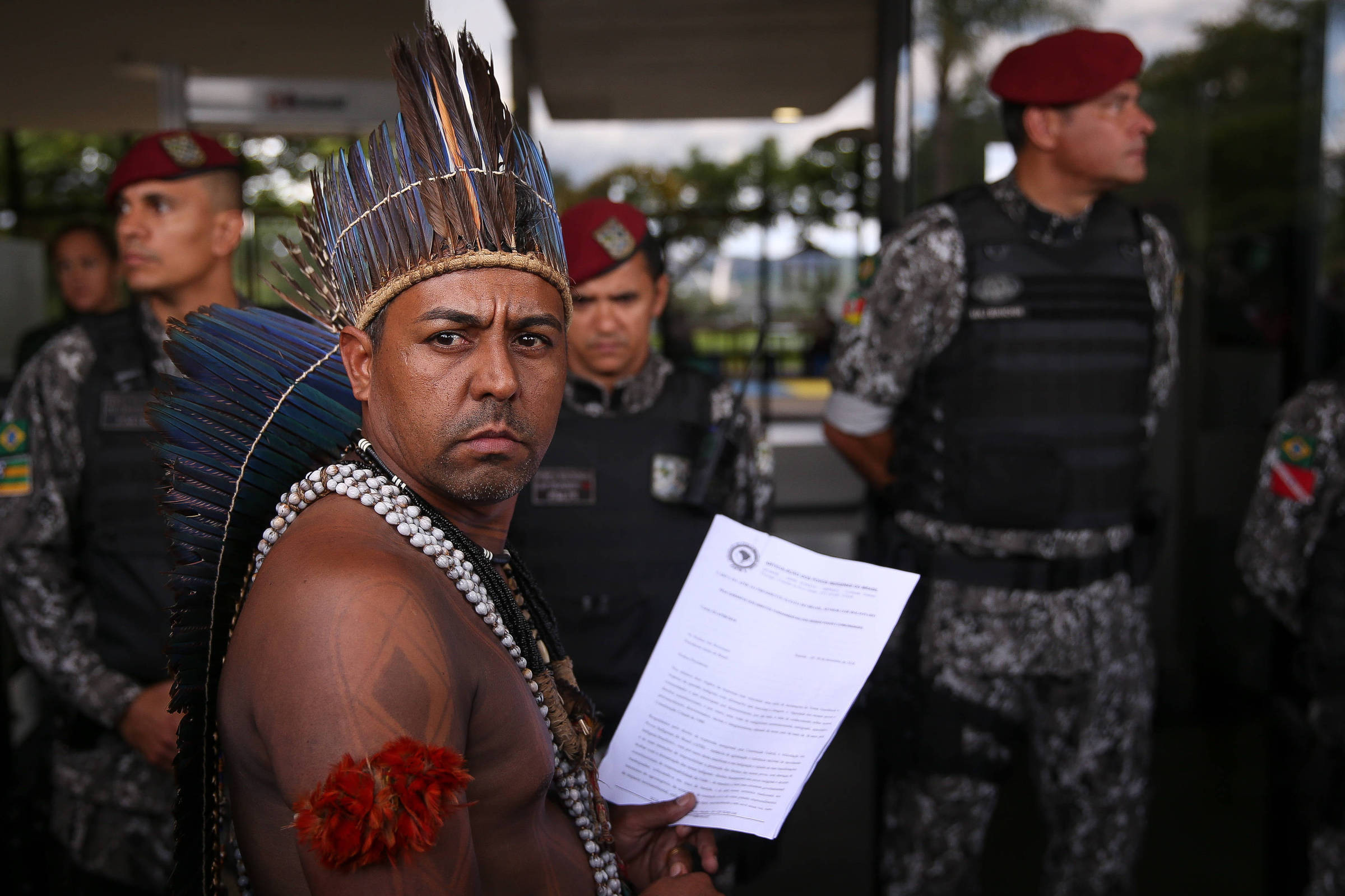 Resultado de imagem para Contrato da Funai que Bolsonaro suspendeu nÃ£o seguiu rito legal