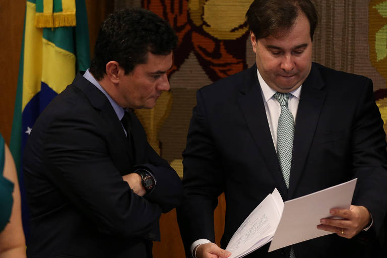 O presidente da CÃ¢mara dos Deputados, Rodrigo Maia (DEM-RJ), recebe o ministros Sergio Moro (JustiÃ§a), que apresentou pacote anticrime pelo governo federal e pelo ministÃ©rio de Moro