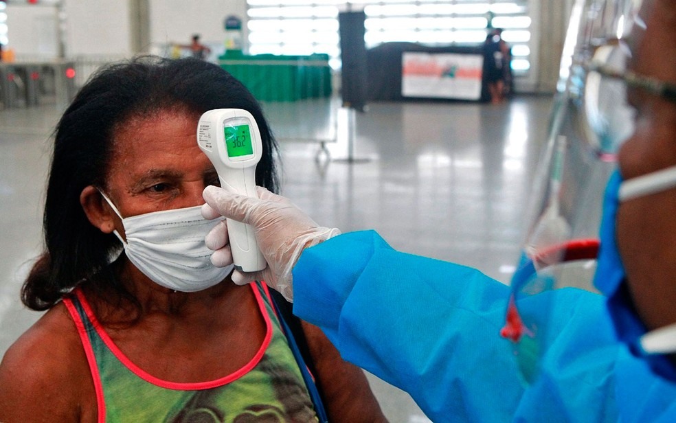 Monitoramento da temperatura de pacientes no metrô de Salvador — Foto: Mateus Pereira/GOVBA