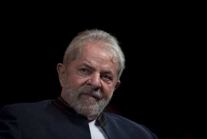 Resultado de imagem para Defesa diz que denÃºncia contra Lula Ã© 'mais um duro golpe no Estado de Direito'