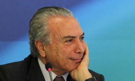 Resultado de imagem para Temer sorrindo