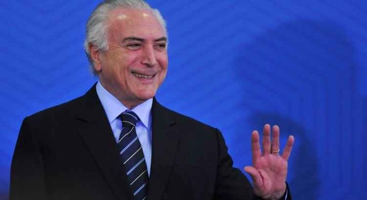 Resultado de imagem para Passada denúncia contra Temer, governo freia liberação de emendas