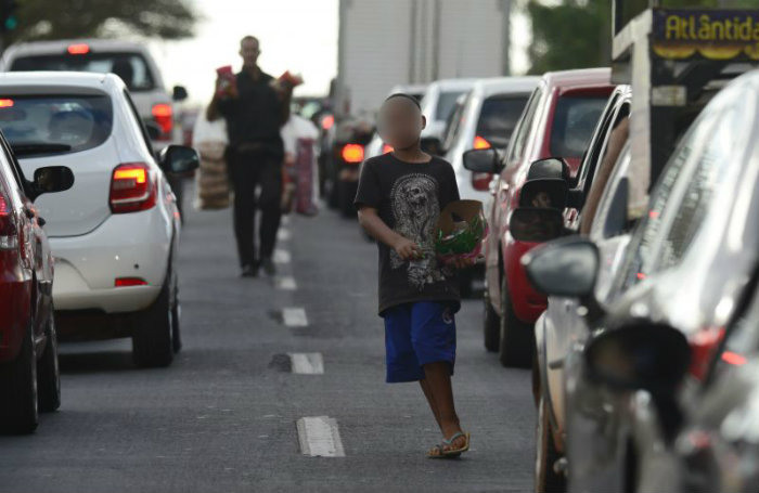 Resultado de imagem para Brasil tem 30 mil crianças de cinco a nove anos no mercado de trabalho