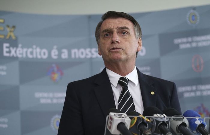 Resultado de imagem para Bolsonaro diz esperar que Coaf continue com Moro, mas que 'Congresso Ã© soberano'