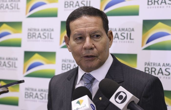 Resultado de imagem para MourÃ£o nÃ£o vÃª â??nada de maisâ? em conversas entre Moro e procuradores