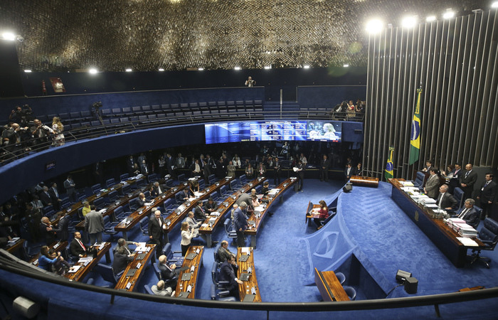 Resultado de imagem para Senado aprova ampliaÃ§Ã£o da posse de armas em propriedades rurais