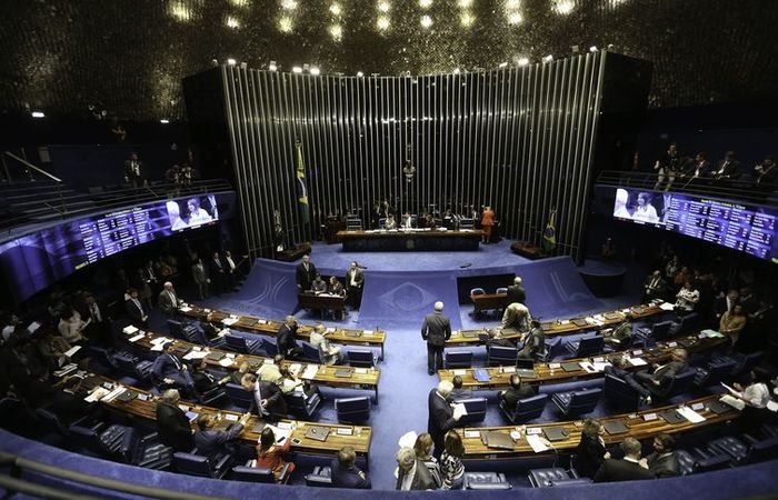 Resultado de imagem para CCJ do Senado aprova novo texto de criminalizaÃ§Ã£o do caixa dois em campanha