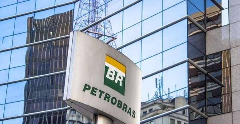 Resultado de imagem para Petrobras manda embora todos os diretores indicados no governo do PT