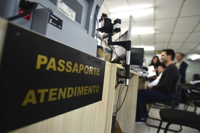 Resultado de imagem para Comissão aprova liberação de recursos para PF retomar emissão de passaportes