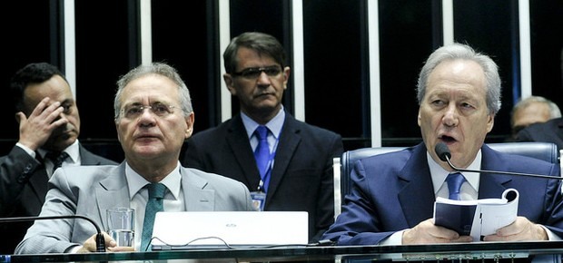 Presidente do Senado Federal, senador Renan Calheiros (PMDB-AL) e presidente do Supremo Tribunal Federal, ministro Ricardo Lewandowski, na mesa do Senado durante análise do processo de impeachment (Foto: Geraldo Magela/Agência Senado)