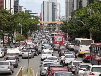 Resultado de imagem para fotos do transito em salvador