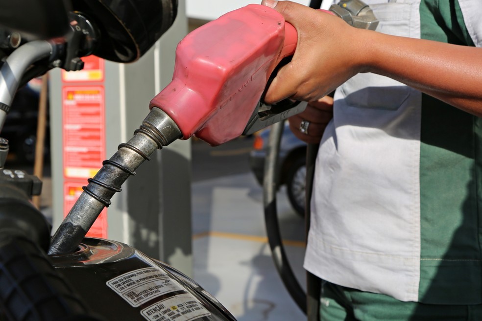 Posto combustÃ­veis gasolina Uberaba (Foto: Neto Talmeli/Prefeitura de Uberaba)