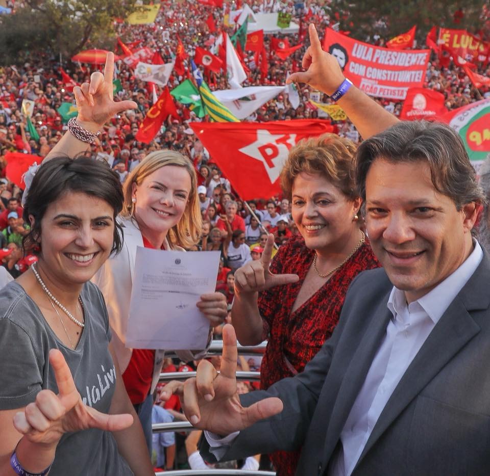 Resultado de imagem para fotos de haddad em manifestaÃ§Ã£o pro lula