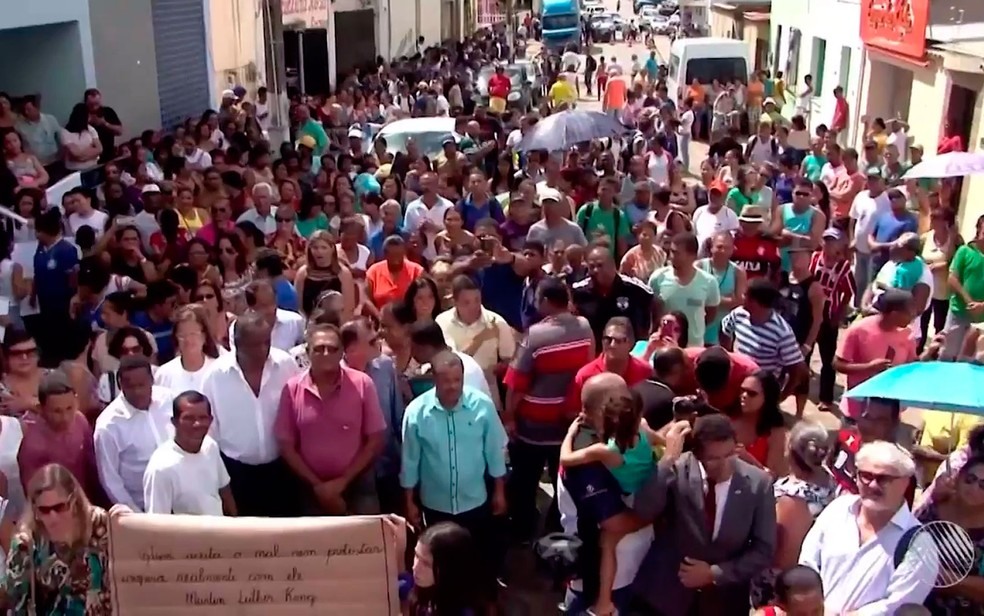 Buerarema, no sul do estado, foi uma das cidades que tiveram protesto contra possibilidade de fechamento de comarcas. (Foto: Reprodução/TV Santa Cruz)