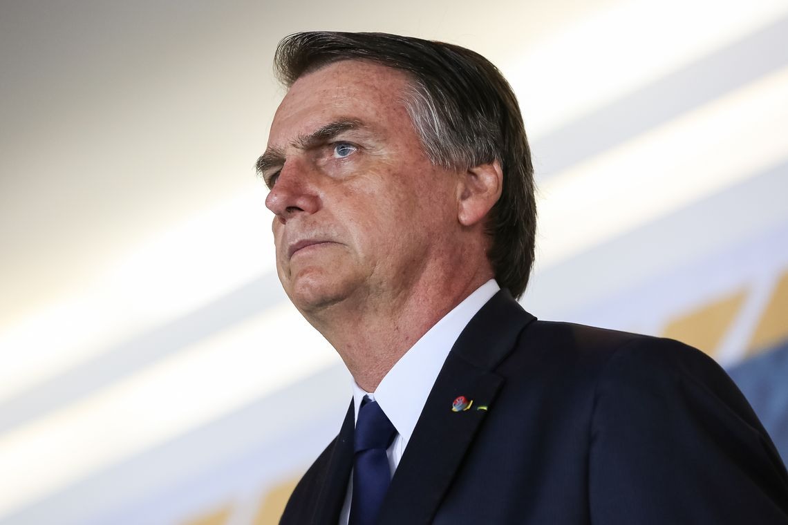 O presidente Jair Bolsonaro participa da Solenidade de TransmissÃ£o do Cargo do Comando da Marinha ao Almirante de Esquadra, Ilques Barbosa Junior