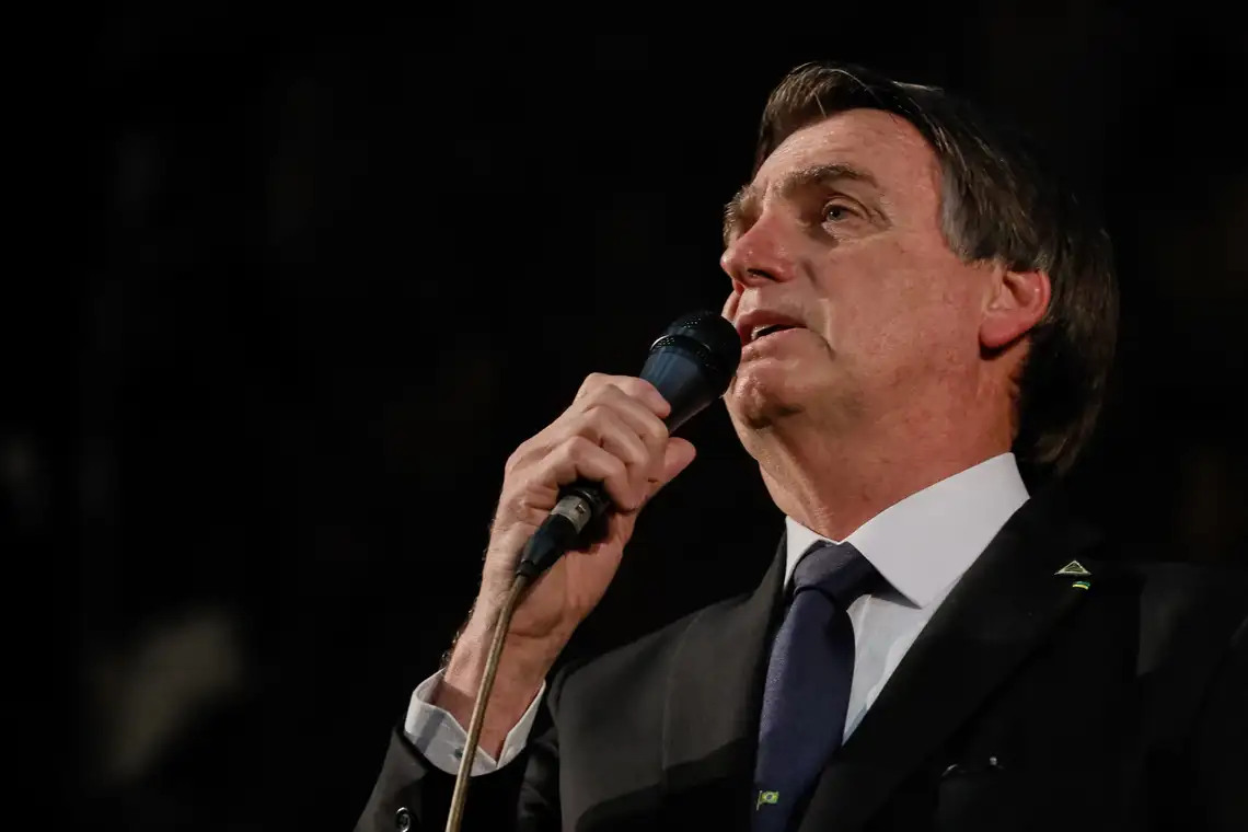 O presidente Jair Bolsonaro participa da entrega de medalhas da OlimpÃ­ada Internacional de MatemÃ¡tica Sem Fronteiras 2019, no ColÃ©gio Militar da PolÃ­cia Militar V, em Manaus.